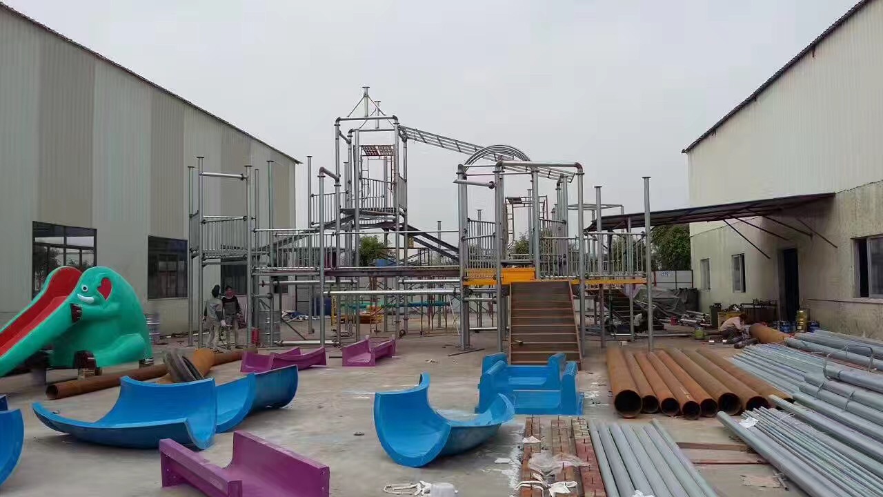 水上滑梯設(shè)備 水上滑梯設(shè)備