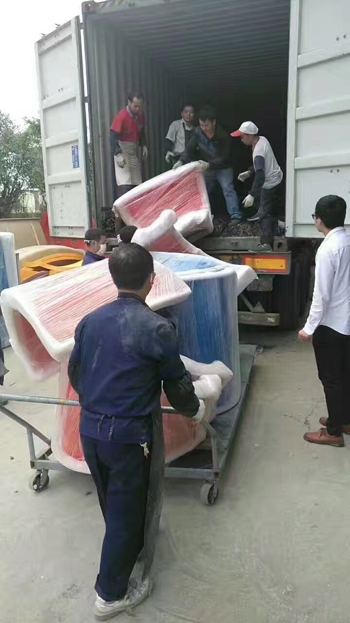 水上滑梯設(shè)備 水上滑梯設(shè)備